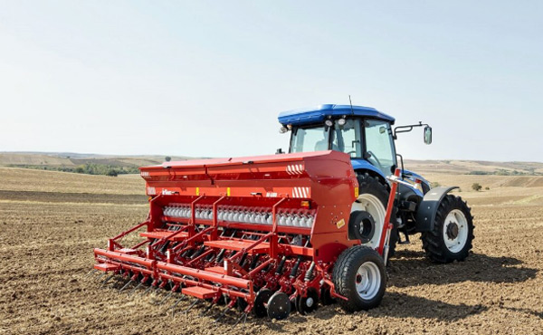 ﻿흙을 잘게 부수는 농업장비